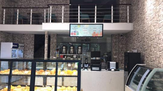 面包奶茶店整体转让,精美装修两层休闲搭配