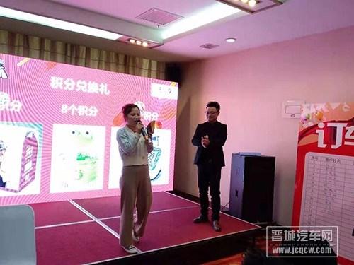 听歌识曲现场互动!美女上台献唱,现场燃爆了!