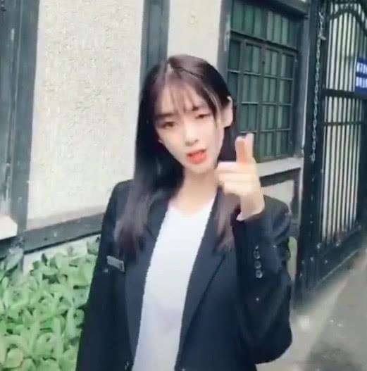 抖音粉丝最多的网红明星!冯提莫第四,第一名让人觉得很意外!