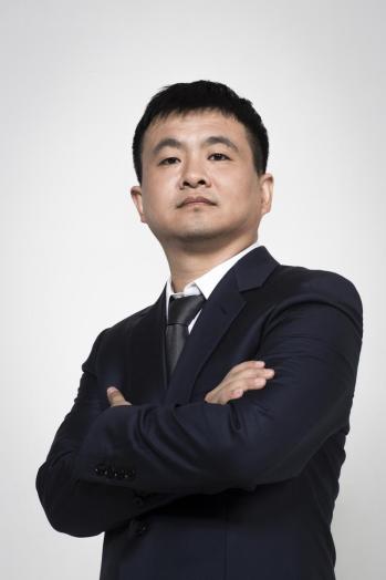为了梦想而坚持杨浩涌创业两度绝处逢生