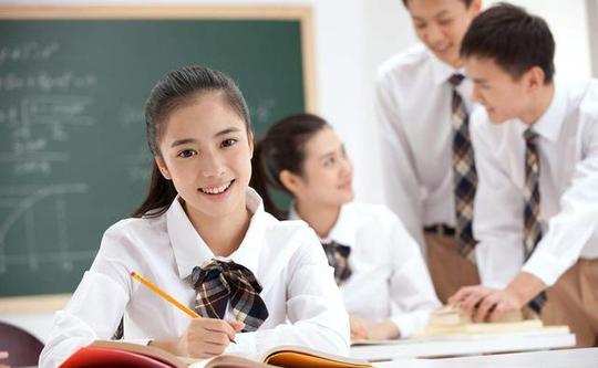 高考:看似“冷门”的4个专业，毕业后月薪过万，未来持续走高!