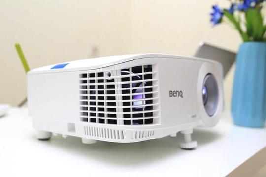 创业期公司必备神器,明基e580投影仪测评