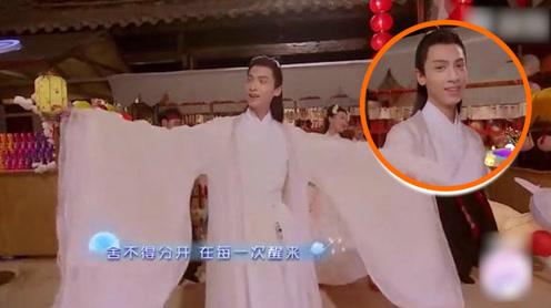 古装造型撞上抖音神曲,罗云熙小哥哥真会玩