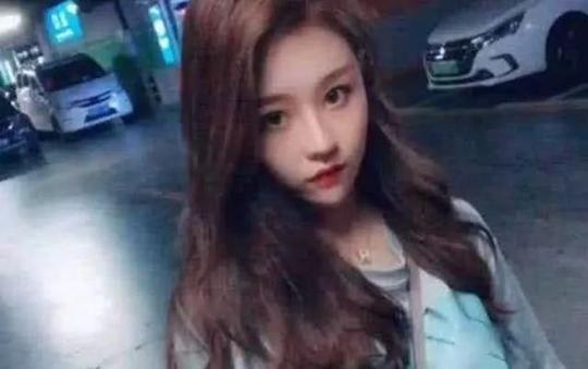她是抖音最火女神,人美歌甜吸粉三千万,离开美颜后竟长这样