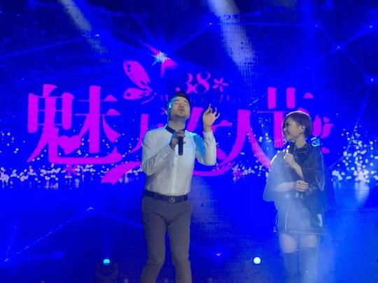 大中华大舞台新主持,陌陌视频直播主播关注来啦.