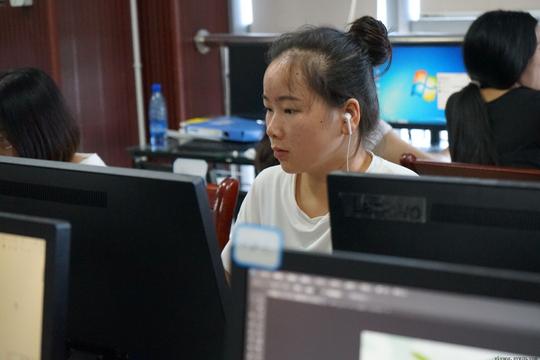 培养跨境电商运营专员207人,向本土企业输送客服,美工,运营等人才400