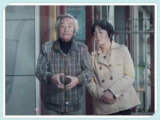小伙跟父母吵架,离家出走后父亲一个手势,让小伙羞愧
