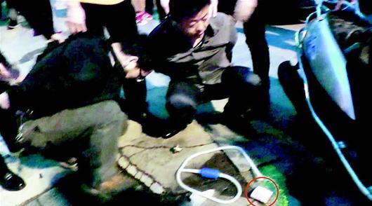 楚天都市报讯(记者向清顺通讯员唐时杰)老掉牙的"丢包"骗局在闹市