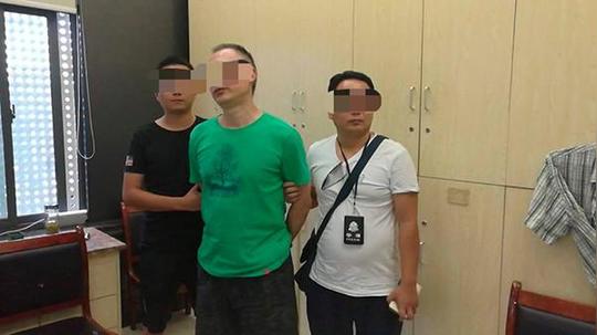富翁逃亡3年落网七夕之际思妻逛街散心被抓