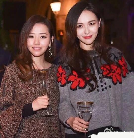 张靓颖婚礼明星同款圆领套头短款加厚学生宽松花朵灰色毛衣女示例图2