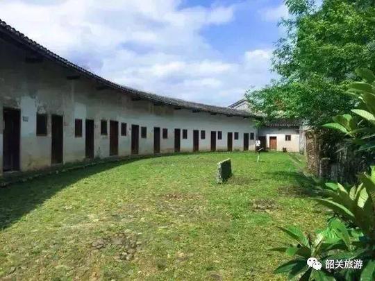 整座大围共有厅房777间,大门,中门,小门,正门,侧门,偏门,凡门之种种
