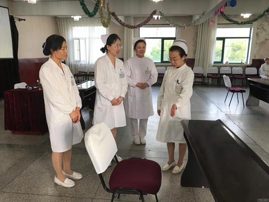 加强护士基础礼仪和沟通能力培训
