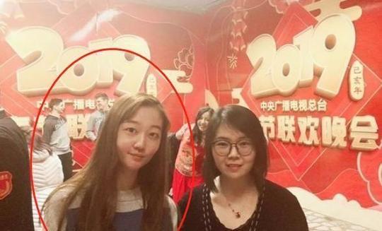 春晚第一快手：20岁给春晚节目打实时字幕，每分钟能打400字