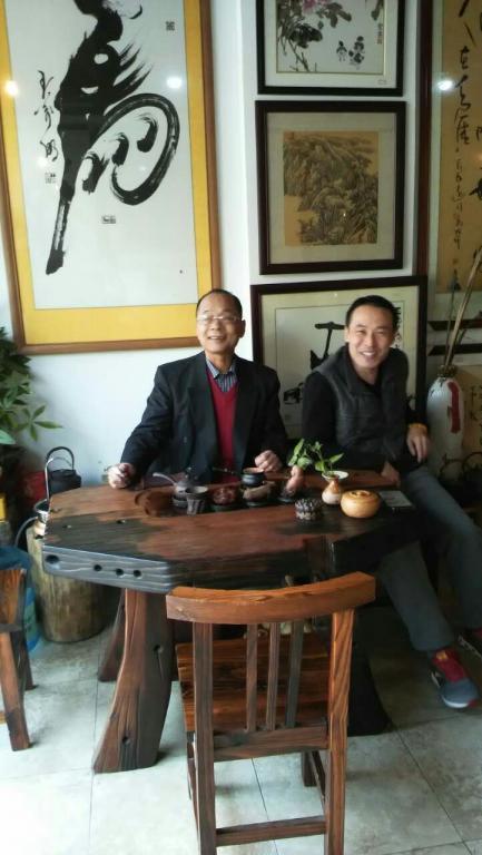 由博主我撰联,汇文阁阁主闫志中(左)书,并与丁之文(右)合送给