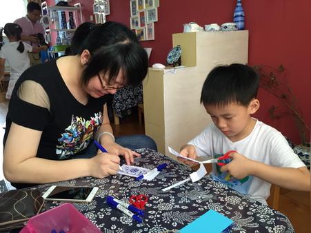 萧山区瓜沥镇幼儿园:带着爸妈参与民间美术节活动