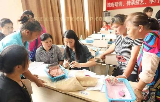 重庆九龙坡区居家就业创业项目为上千居民打开增收之门