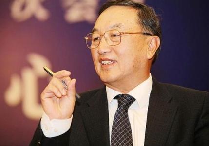 身名门望族却多年颠沛流离,40岁开始创业成亿万富豪
