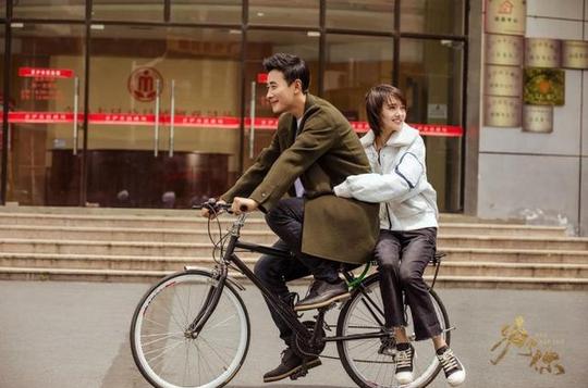 郑爽新剧官博闹完情绪又道歉?网剧流量差能把锅丢给