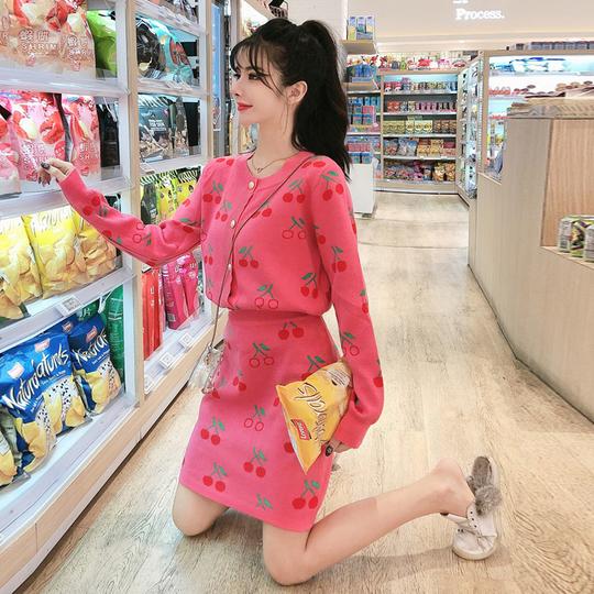 网红针织套装女秋冬新2019流行樱桃开衫毛衣外套半身裙小个子套装