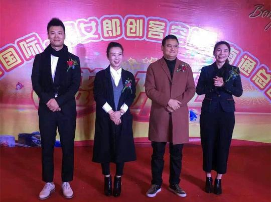 微商大咖顾霞南通创办棒女郎创客空间移动电商创业深入民心