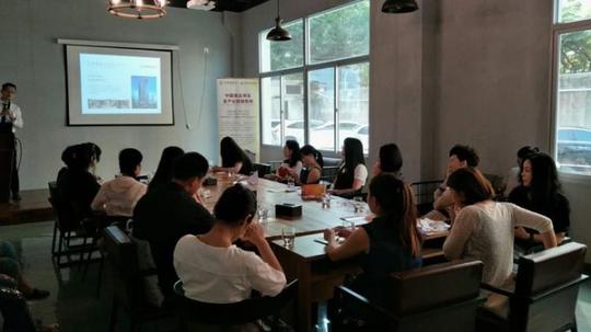 金鹊财富互动沙龙如何用手机拍出大片在明客创业创客中心举办