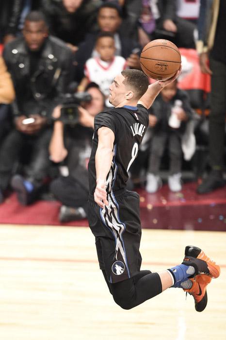 nba全明星扣篮大赛拉文双加赛力压戈登成功卫冕(组图)