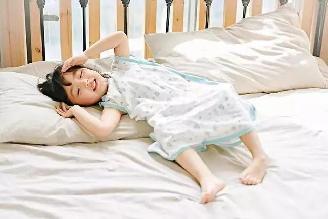 宝宝脚上出汗多是怎么回事