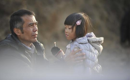 抖音大叔任青安主演的院线电影《云雾笼罩的山峰》11月28日全国院线