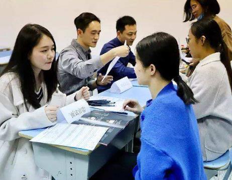 大学生赚钱的方法:与其出去打工兼职，不如试下手机赚钱