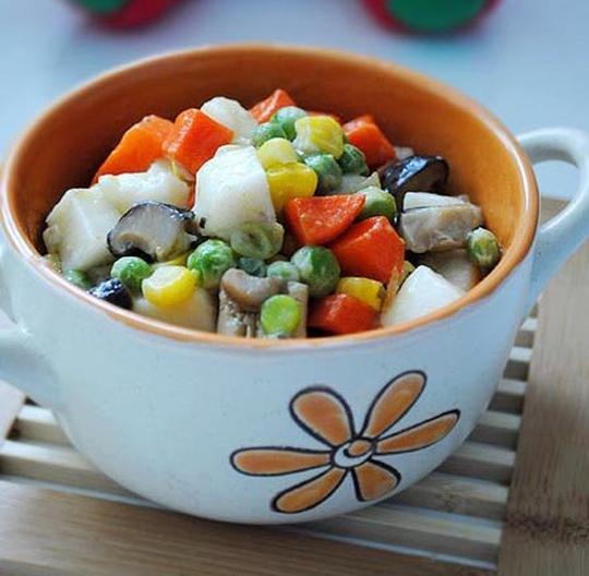 材料白米年糕玉米香菇盐胡萝卜豌豆食用油蔬之鲜作法1.