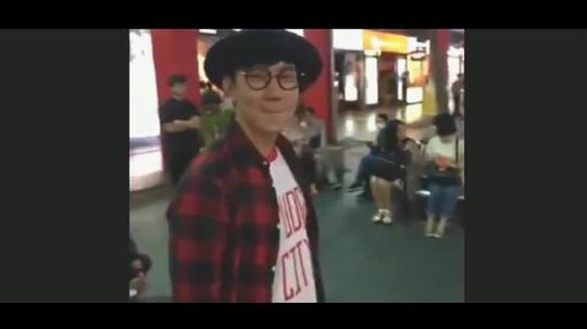 打开打开小豆豆邹成龙二人转《江南送情郎》快手:打开雨碎