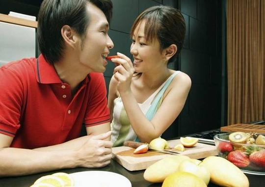 我叫刘春风|女友带我逛街偶遇前妻，看她怀孕八个月的肚子，我知道了一个秘密