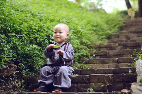 现在中国人,抛弃了信仰,又没有建立起新的人生哲学,人生失去了方向,也