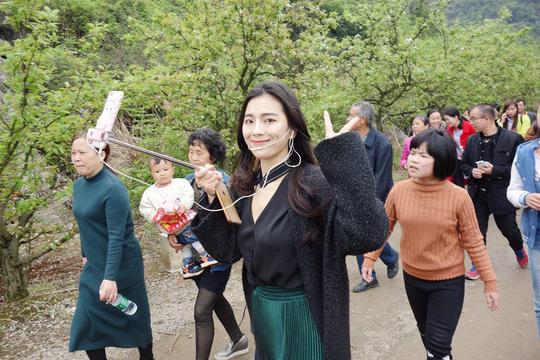 网红在线直播蓝山乡村旅游节粉丝疯狂打cal