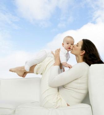 宝宝老是喜欢抱着睡怎么办