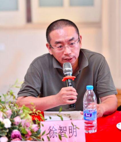 北京大学信息管理系副主任王子舟认为:无论是书店还是阅读空间,都