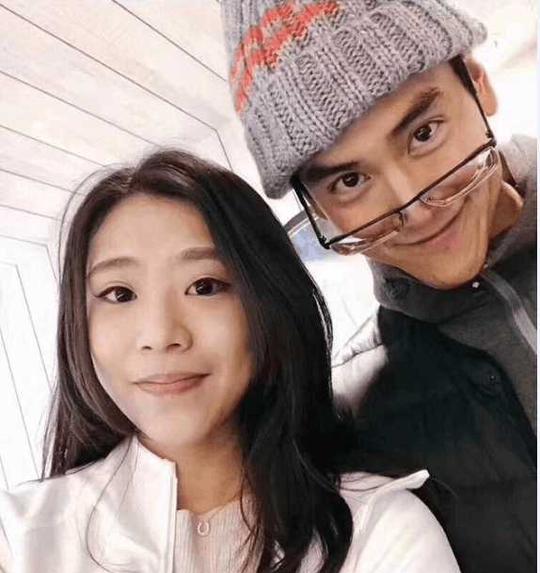 能跑到厨房与彭于晏拥抱合影的女人,那不是粉丝,是女朋友!