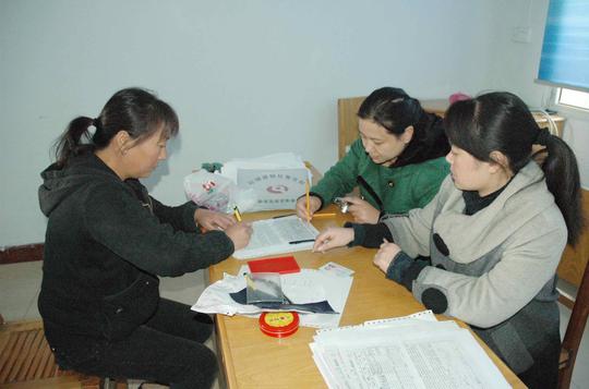 为了实施好此项工作,该社进一步完善下岗失业人员小额担保贷款措施,多