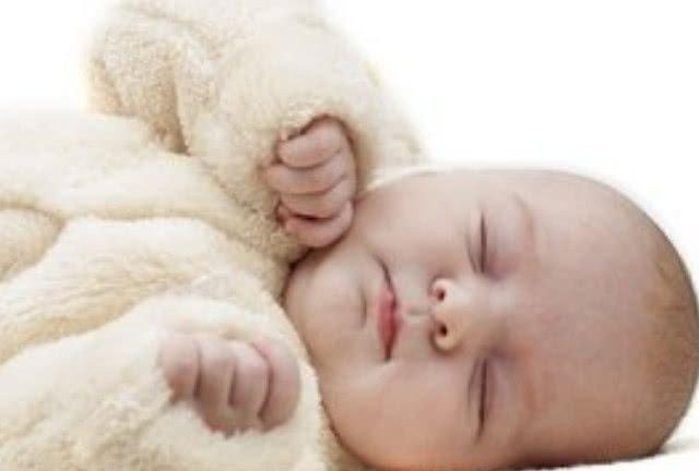 宝宝穿什么睡觉最好