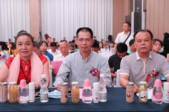 广西首次举办大学生新媒体直播创业赛，助力“脱贫攻坚”工作