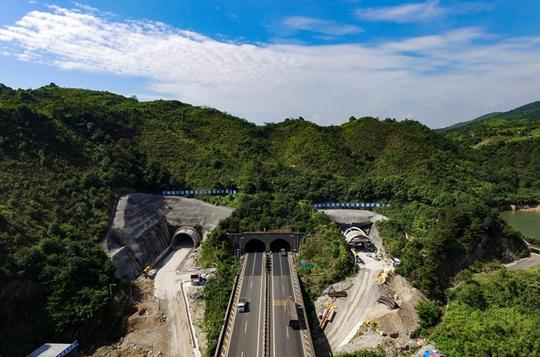 甬台温高速公路复线温州南塘至黄华段工程为浙江省两纵两横十八连三
