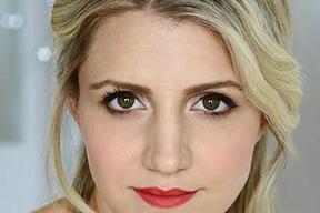 安娜莱吉·阿什福特