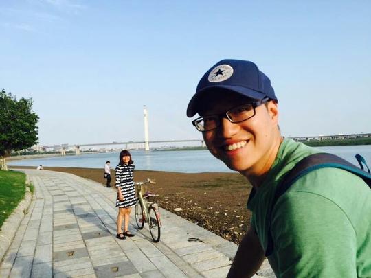 偶遇小螃蟹,讨论能不能吃,仙哥还科普了什么是两栖动物,哈哈