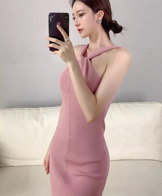 抖音绝色网红齐亮相，却一个比一个幻灭，网友:放在古代是欺君吧