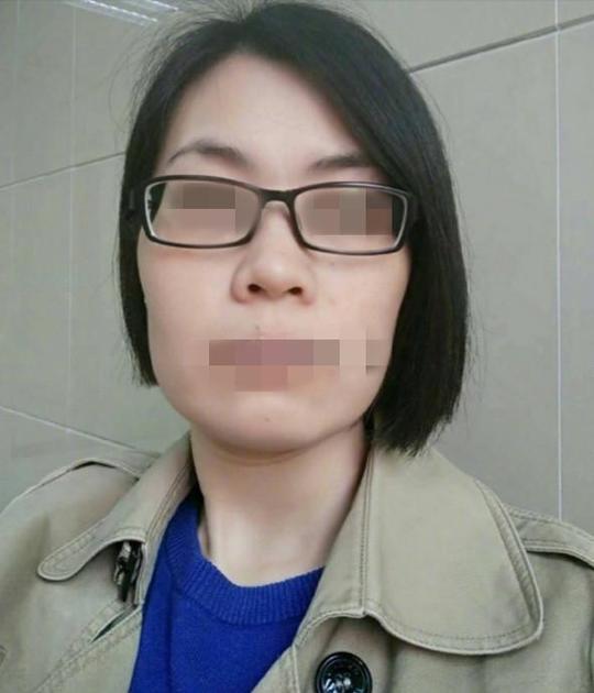 颧骨凸露横插天仓+两颊无肉+眼直=找大十岁左右的男性