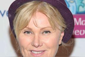 狄波拉-李&middot;福奈丝