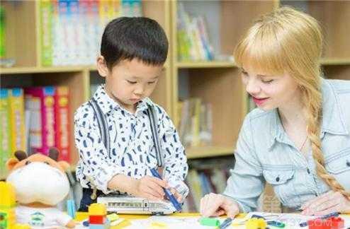 市场上品牌那么多，我为什么要选择趣学少儿英语加盟创业?