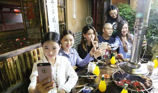 坐小生意收获(小姑娘靠三个月盈利62万的秘籍)