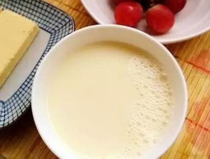 孩子喝豆浆会性早熟吗?