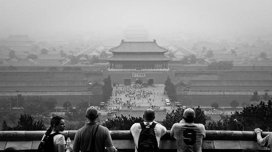 看故宫的老外-黑白旅游,故宫清代游客,旅行
